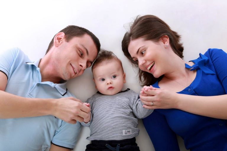Congedi parentali e di maternità/paternità: chi si prende cura dei minori?